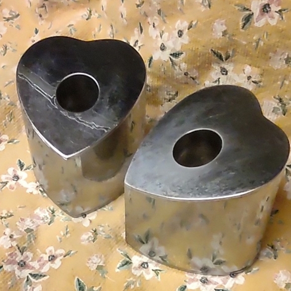 Pair of Vintage Stainless Steel Heart Shaped Votive & Taper Candle Holders🕯️ - Picture 14 of 16